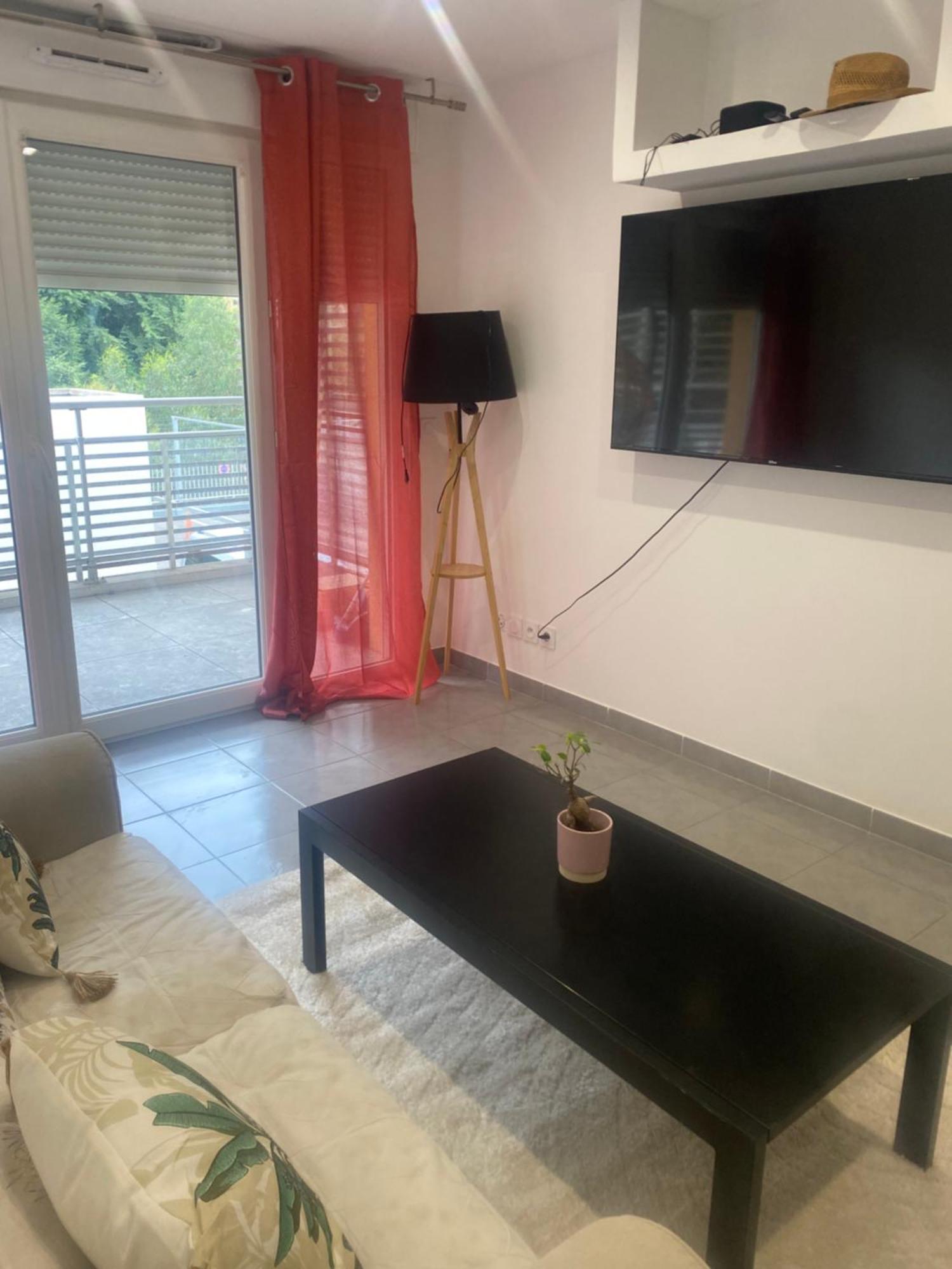 Idealement Situe Appartement *