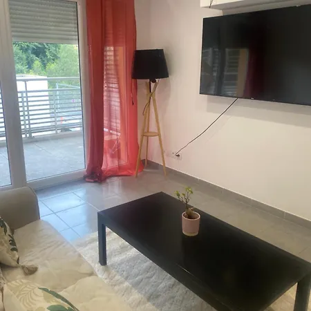 Appartement Idealement Situe La Trinite Exterior photo